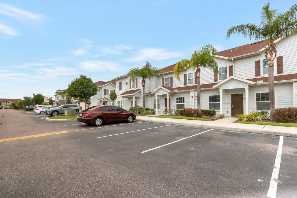 Amazing Townhouse in gated community 10' to Disney!